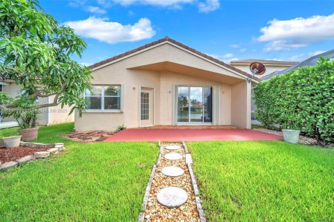 House in Weston, Florida 3 bedrooms, 131.55 sq.m. № 1944112 - photo 28