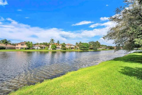 House in Weston, Florida 3 bedrooms, 131.55 sq.m. № 1944112 - photo 26