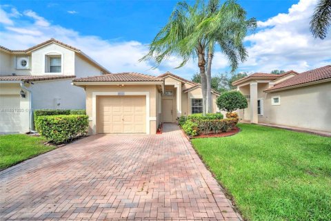 House in Weston, Florida 3 bedrooms, 131.55 sq.m. № 1944112 - photo 25