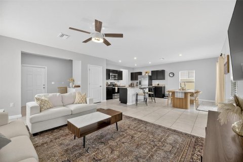 Villa ou maison à vendre à Zephyrhills, Floride: 4 chambres, 176.05 m2 № 1900004 - photo 7