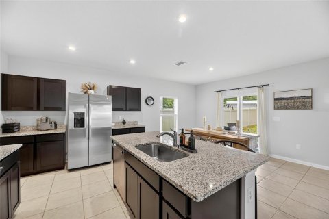 Villa ou maison à vendre à Zephyrhills, Floride: 4 chambres, 176.05 m2 № 1900004 - photo 14