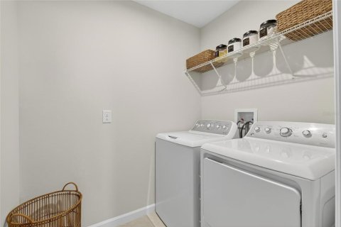 Villa ou maison à vendre à Zephyrhills, Floride: 4 chambres, 176.05 m2 № 1900004 - photo 25