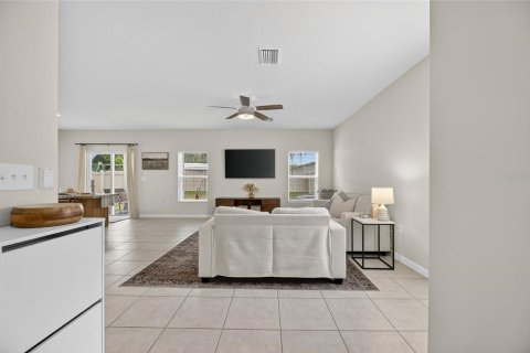 Villa ou maison à vendre à Zephyrhills, Floride: 4 chambres, 176.05 m2 № 1900004 - photo 4