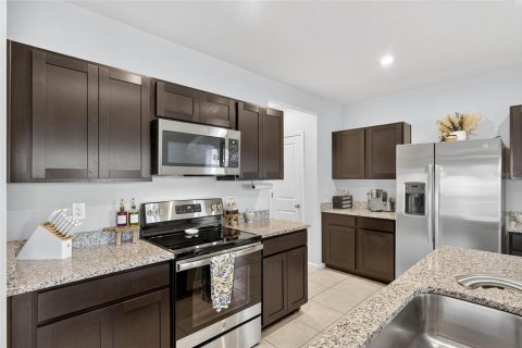 Villa ou maison à vendre à Zephyrhills, Floride: 4 chambres, 176.05 m2 № 1900004 - photo 11