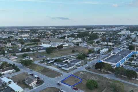 Commercial property in Homestead, Florida № 2081264 - photo 7