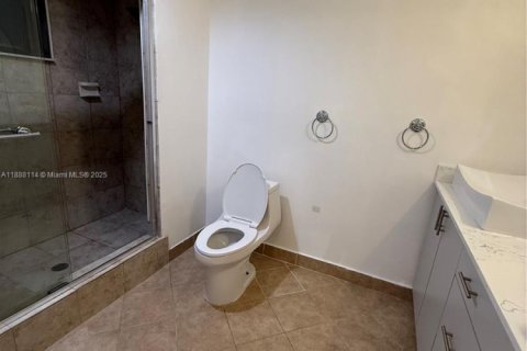 Villa ou maison à louer à Miami, Floride: 2 chambres, 146.79 m2 № 1942233 - photo 8
