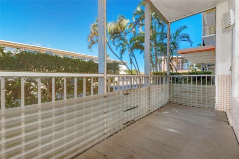 Снять в аренду кондоминиум в Майами, Флорида 1 спальня, 62.8м2, № 1991812 - фото 16