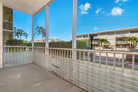 Снять в аренду кондоминиум в Майами, Флорида 1 спальня, 62.8м2, № 1991812 - фото 15