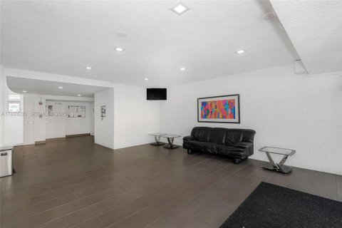 Снять в аренду кондоминиум в Майами, Флорида 1 спальня, 62.8м2, № 1991812 - фото 17