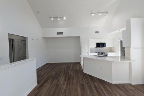 Copropriété à louer à Sarasota, Floride: 2 chambres, 106 m2 № 2384178 - photo 10