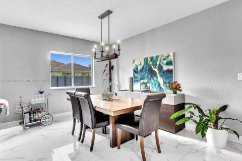 Casa en venta en Miami Lakes, Florida, 3 dormitorios, 155.43 m2 № 1968184 - foto 10