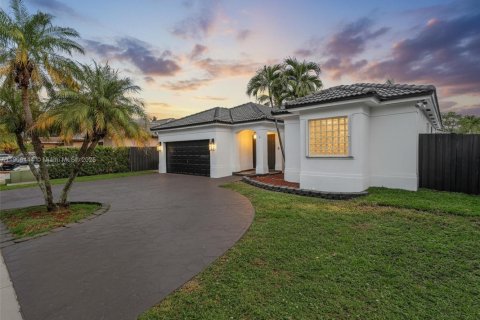 Casa en venta en Miami Lakes, Florida, 3 dormitorios, 155.43 m2 № 1968184 - foto 3