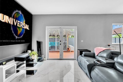 Casa en venta en Miami Lakes, Florida, 3 dormitorios, 155.43 m2 № 1968184 - foto 20