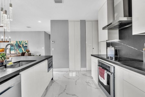 Casa en venta en Miami Lakes, Florida, 3 dormitorios, 155.43 m2 № 1968184 - foto 16