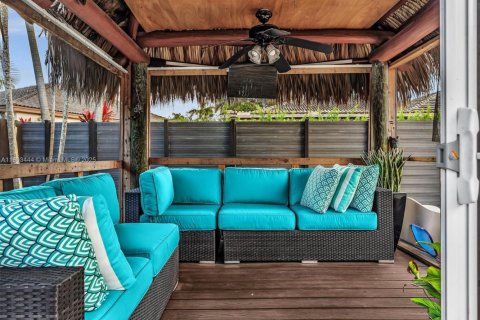 Casa en venta en Miami Lakes, Florida, 3 dormitorios, 155.43 m2 № 1968184 - foto 23