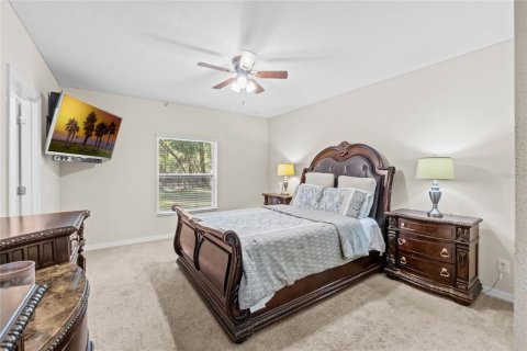 House in Sorrento, Florida 4 bedrooms, 240.06 sq.m. № 1551503 - photo 20