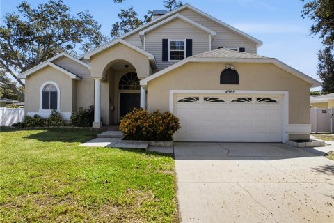 Villa ou maison à Saint Petersburg, Floride 5 chambres, 202.34 m2 № 2421796