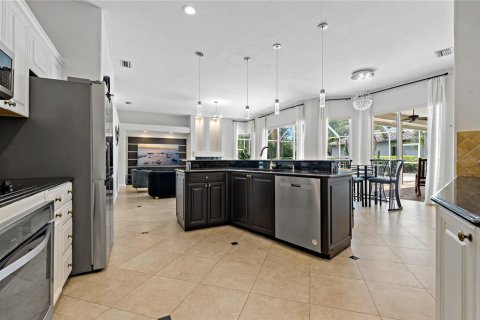 House in Wesley Chapel, Florida 4 bedrooms, 252.69 sq.m. № 1841622 - photo 19