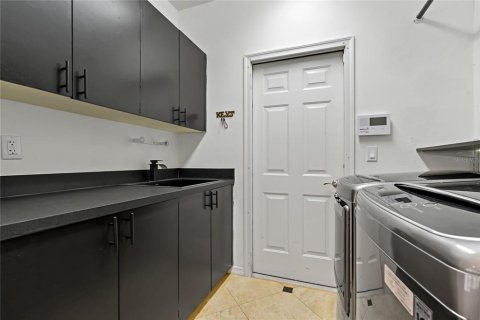 House in Wesley Chapel, Florida 4 bedrooms, 252.69 sq.m. № 1841622 - photo 21