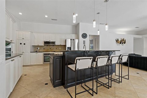 House in Wesley Chapel, Florida 4 bedrooms, 252.69 sq.m. № 1841622 - photo 17
