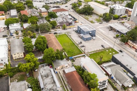 Immobilier commercial à vendre à Miami, Floride № 2000084 - photo 7