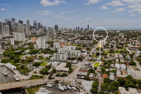 Immobilier commercial à vendre à Miami, Floride № 2000084 - photo 3