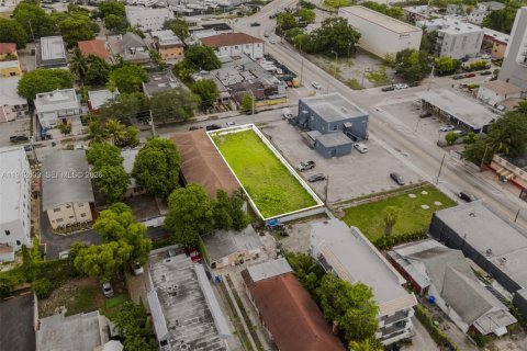 Immobilier commercial à vendre à Miami, Floride № 2000084 - photo 8