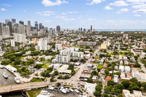 Immobilier commercial à vendre à Miami, Floride № 2000084 - photo 4