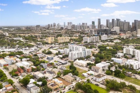 Immobilier commercial à vendre à Miami, Floride № 2000084 - photo 6