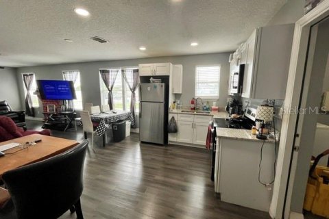 Casa en venta en Lake Wales, Florida, 2 dormitorios, 69.86 m2 № 2239605 - foto 3