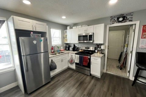 Casa en venta en Lake Wales, Florida, 2 dormitorios, 69.86 m2 № 2239605 - foto 4