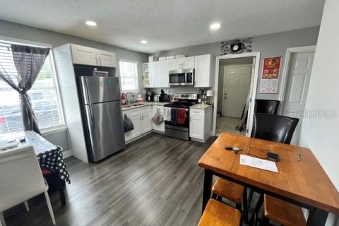 Casa en venta en Lake Wales, Florida, 2 dormitorios, 69.86 m2 № 2239605 - foto 5