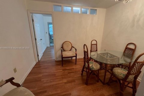 Condo in Miami, Florida  № 1942267 - photo 12