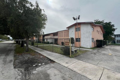 Condo in Miami, Florida  № 1942267 - photo 1