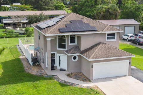 Villa ou maison à louer à Loxahatchee Groves, Floride: 3 chambres, 205.5 m2 № 1955204 - photo 2