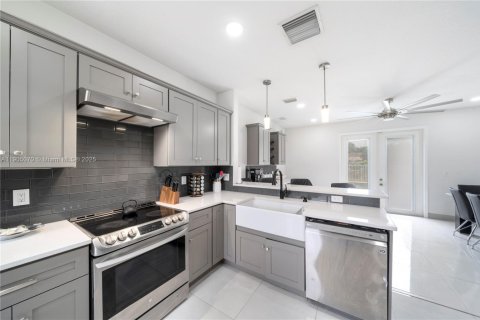 Villa ou maison à louer à Loxahatchee Groves, Floride: 3 chambres, 205.5 m2 № 1955204 - photo 11