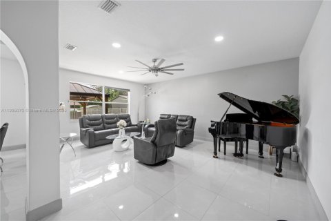 Villa ou maison à louer à Loxahatchee Groves, Floride: 3 chambres, 205.5 m2 № 1955204 - photo 6