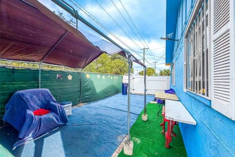 Immobilier commercial à vendre à Tampa, Floride: 4 chambres, 155.52 m2 № 2385615 - photo 22