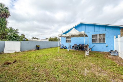Immobilier commercial à vendre à Tampa, Floride: 4 chambres, 155.52 m2 № 2385615 - photo 27