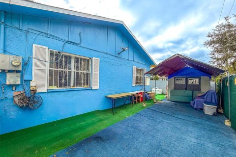 Immobilier commercial à vendre à Tampa, Floride: 4 chambres, 155.52 m2 № 2385615 - photo 23