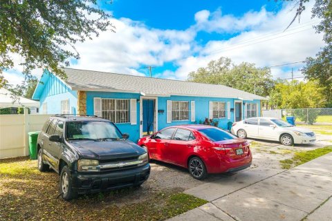 Immobilier commercial à vendre à Tampa, Floride: 4 chambres, 155.52 m2 № 2385615 - photo 30