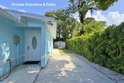 Commercial property in Jupiter, Florida 1 bedroom, 65.03 sq.m. № 2082978