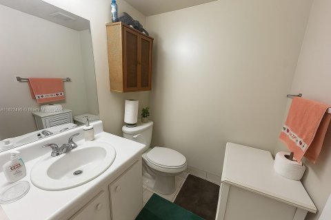 Condo in Pembroke Pines, Florida, 1 bedroom  № 1785847 - photo 4