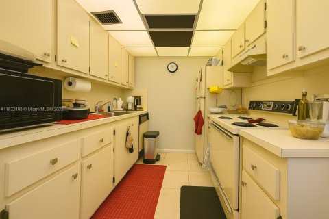 Condo in Pembroke Pines, Florida, 1 bedroom  № 1785847 - photo 6