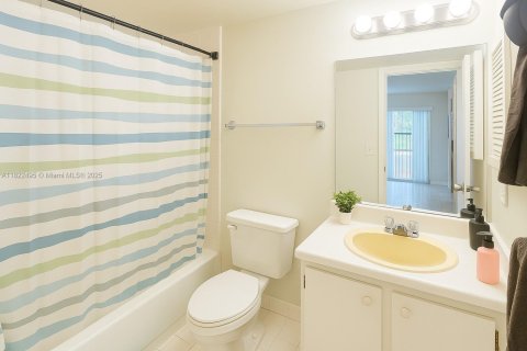 Condo in Pembroke Pines, Florida, 1 bedroom  № 1785847 - photo 8