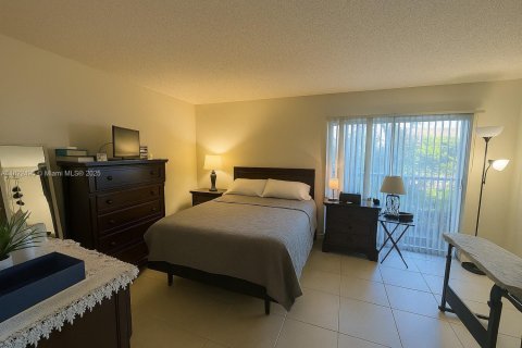 Condo in Pembroke Pines, Florida, 1 bedroom  № 1785847 - photo 7