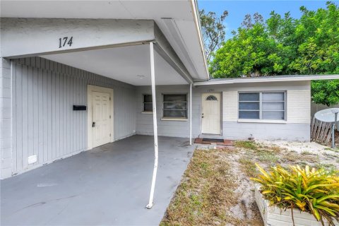 Appartement à Saint Petersburg, Floride 2 chambres, 72.46 m2 № 2403491
