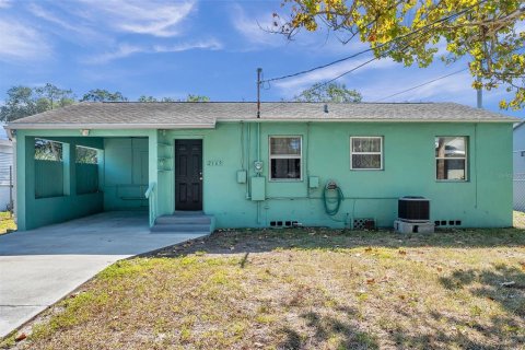House in Saint Petersburg, Florida 4 bedrooms, 179.77 sq.m. № 2098737 - photo 9
