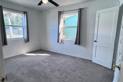House in Saint Petersburg, Florida 4 bedrooms, 179.77 sq.m. № 2098737 - photo 27