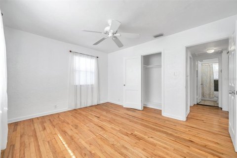 House in Saint Petersburg, Florida 4 bedrooms, 179.77 sq.m. № 2098737 - photo 17